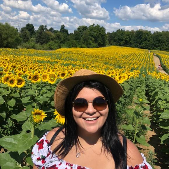 Meet your Posher, Amanda - Picture 1 of 1